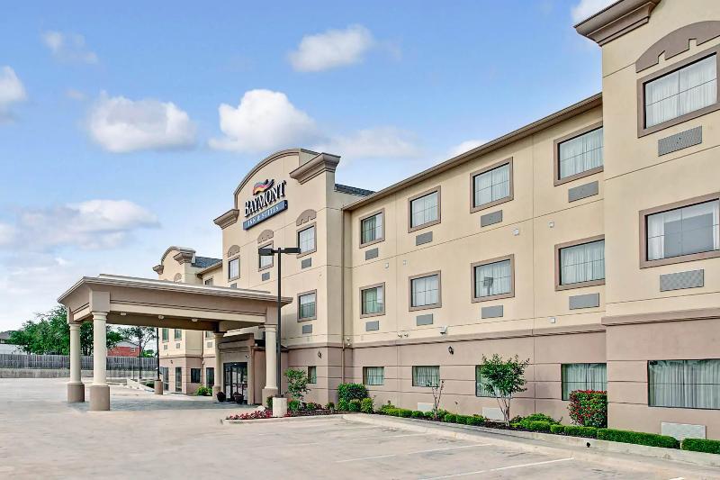 BAYMONT INN AND SUITES