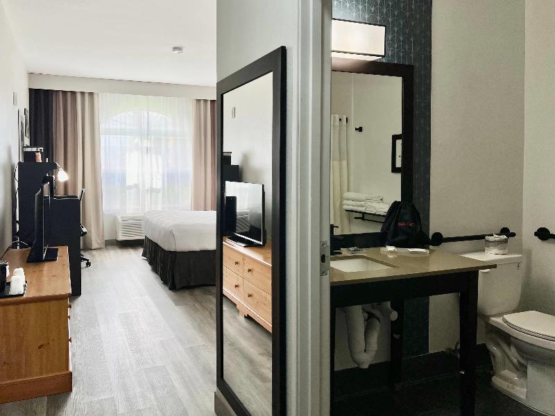 Country Inn & Suites by Radisson, Tucson Airport image