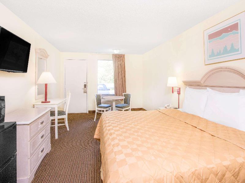 Days Inn by Wyndham Spartanburg Waccamaw image