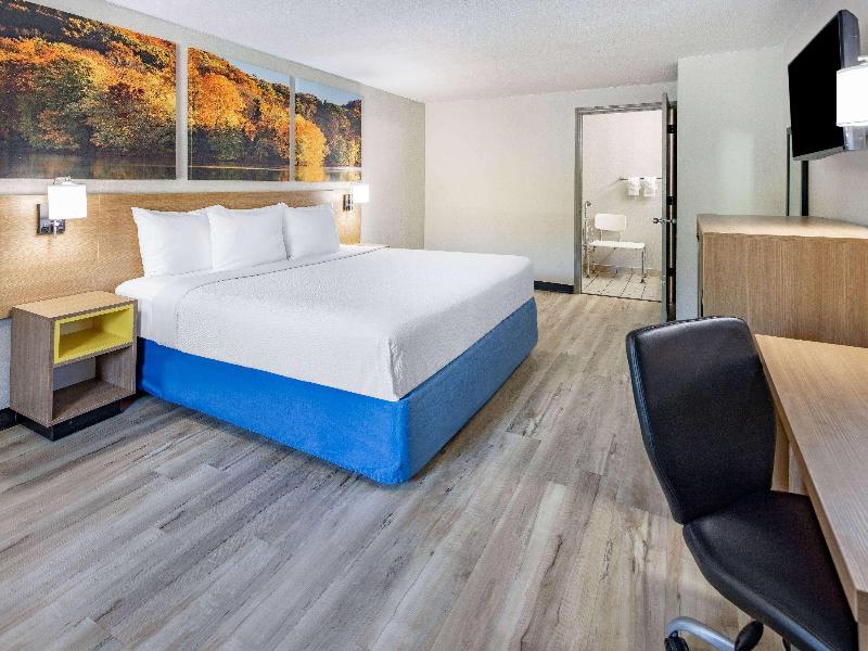 Days Inn by Wyndham Spartanburg Waccamaw image