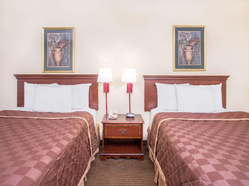 Days Inn by Wyndham Spartanburg Waccamaw image