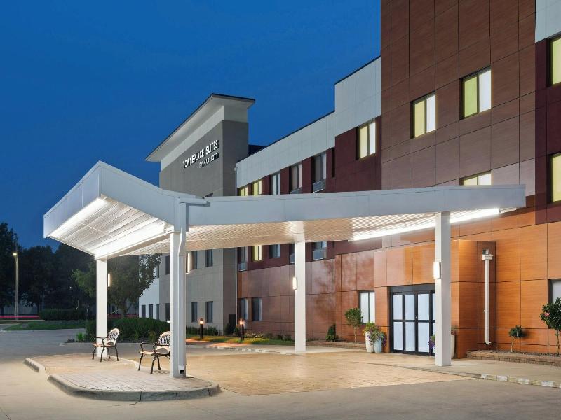 TownePlace Suites Detroit Warren image