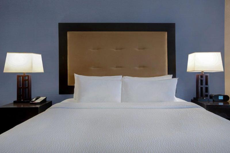 Holiday Inn Detroit Metro Airport By IHG photo 18