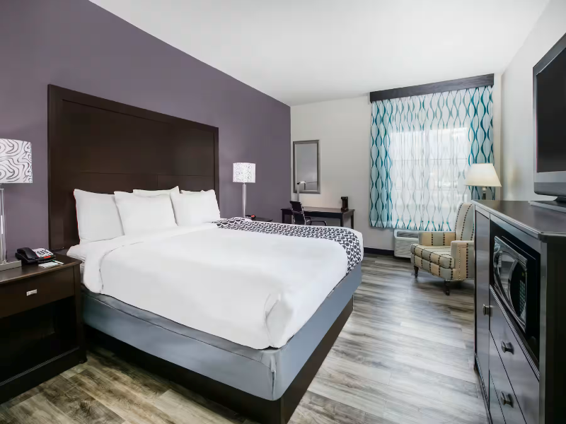 La Quinta Inn & Suites DFW Airport West-Euless image