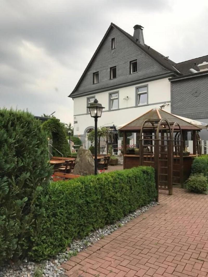 Hotel Daun image