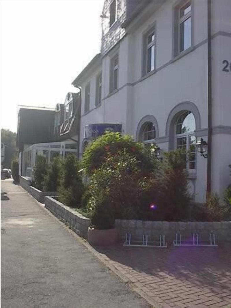 Hotel Daun image