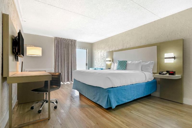 Inn on Destin Harbor — photo 145