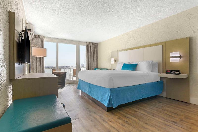Inn on Destin Harbor — photo 86