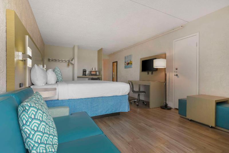 Inn on Destin Harbor — photo 34