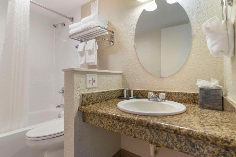 Inn on Destin Harbor — photo 58