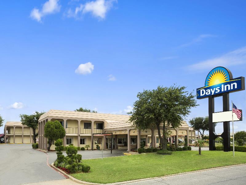 Days Inn By Wyndham Dallas Irving Market Center image