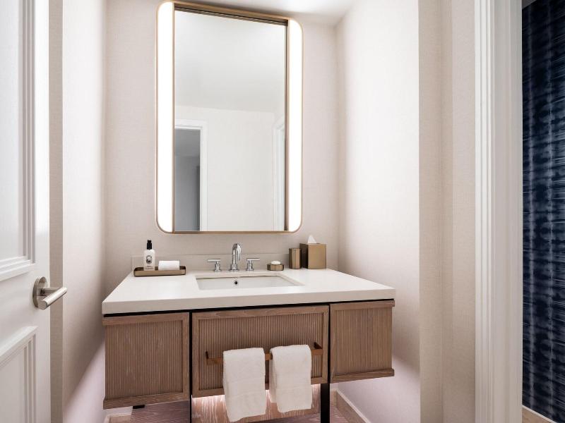 The Ritz-Carlton Dallas, Las Colinas image