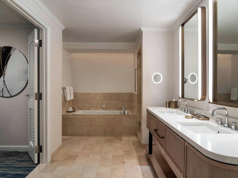 The Ritz-Carlton Dallas, Las Colinas image