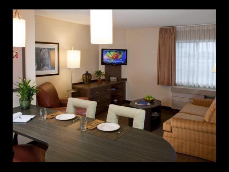Sonesta Simply Suites Detroit Southfield photo 21