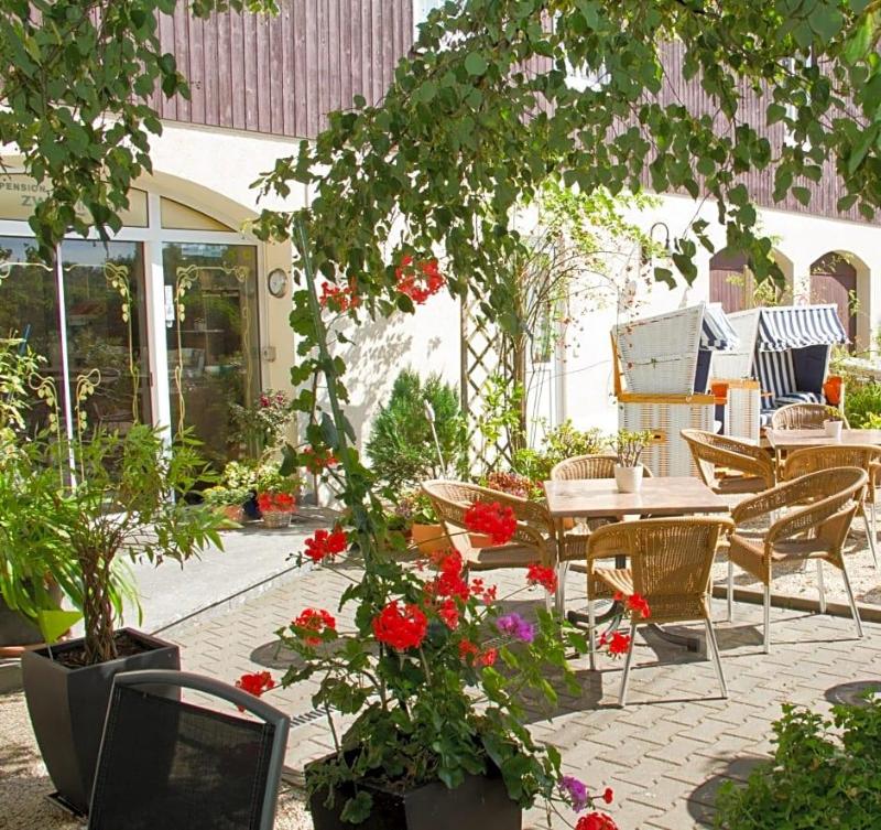 Hotel Pension Zwei Linden image