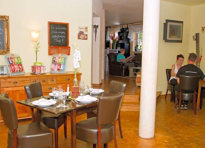 Hotel Pension Zwei Linden image