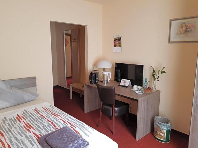 Hotel Pension Zwei Linden image