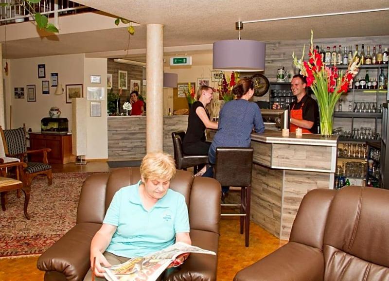 Hotel Pension Zwei Linden image