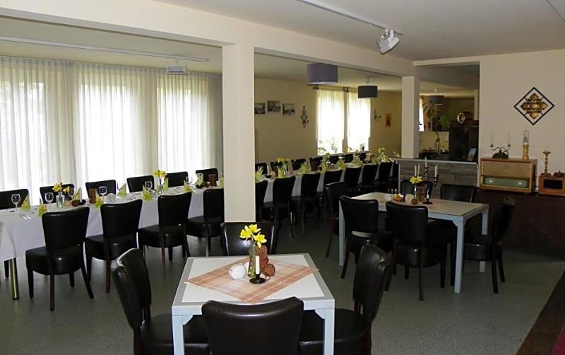 Hotel Pension Zwei Linden image