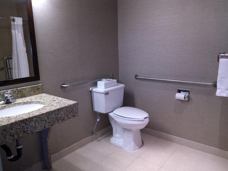 Holiday Inn Express & Suites Waterford image