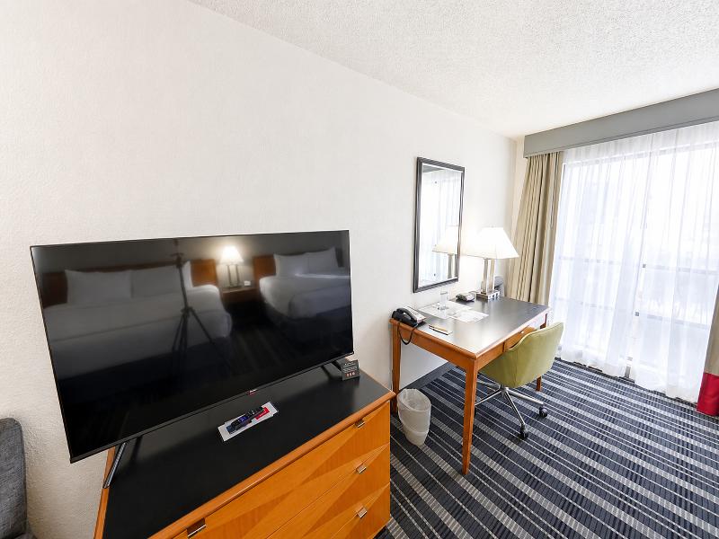 Atrium Hotel & Suites DFW South image