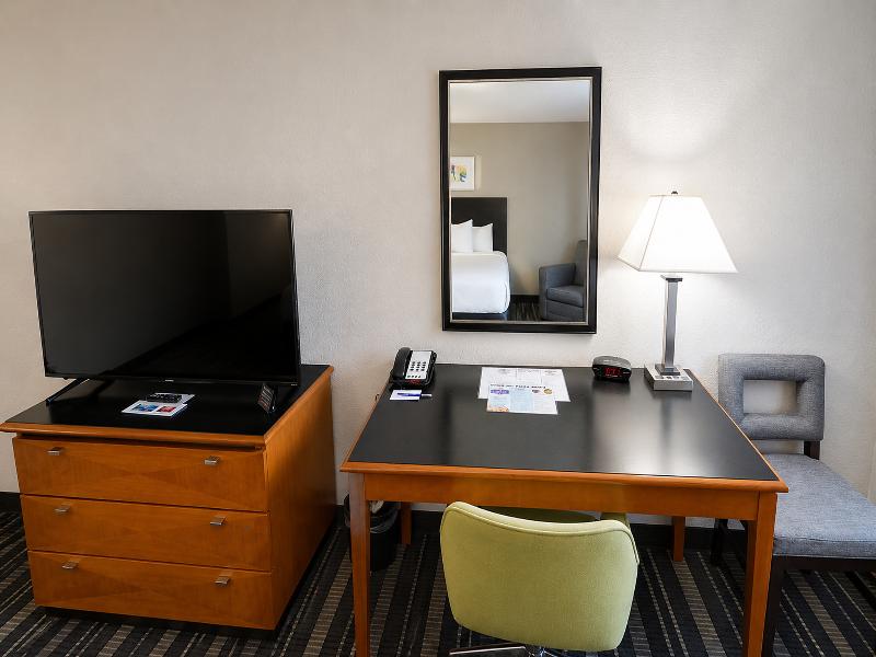 Atrium Hotel & Suites DFW South image
