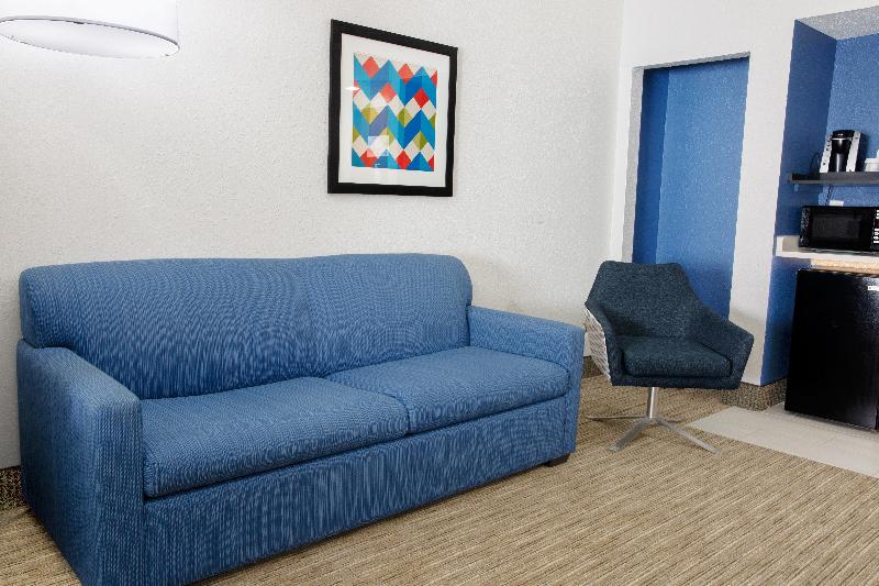 Holiday Inn Express Hotel & Suites Dayton - Huber photo 14
