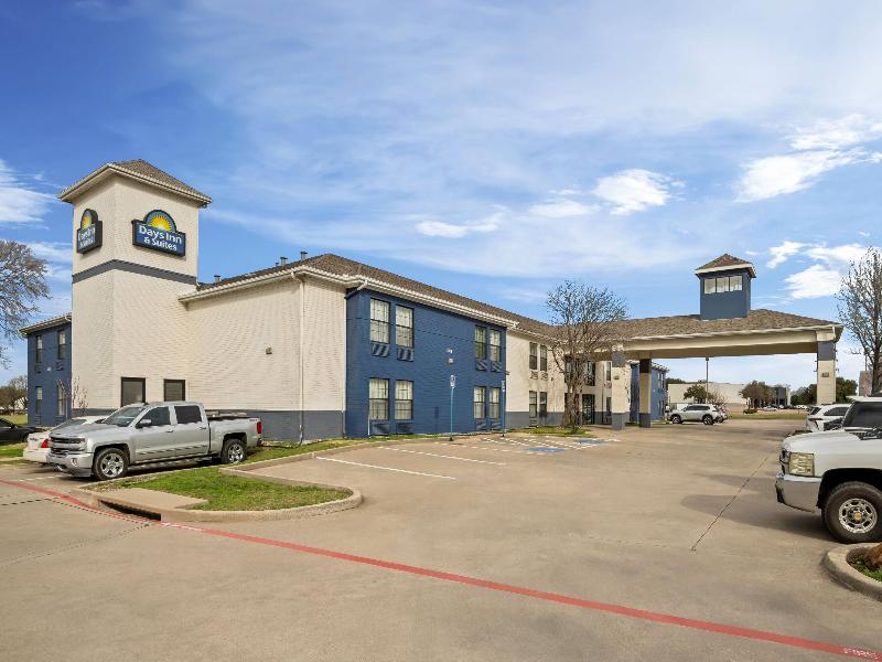 Days Inn by Wyndham Dallas Plano image