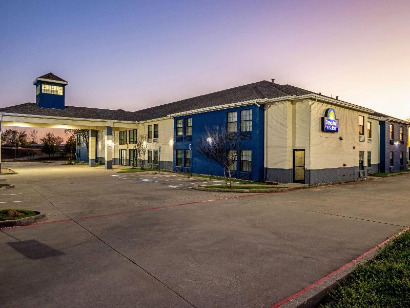 Days Inn by Wyndham Dallas Plano image