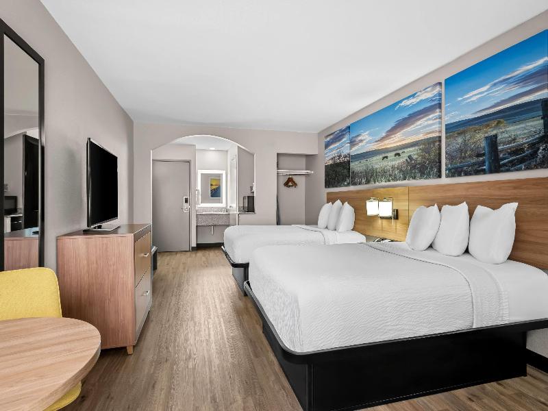 Days Inn by Wyndham Dallas Plano image