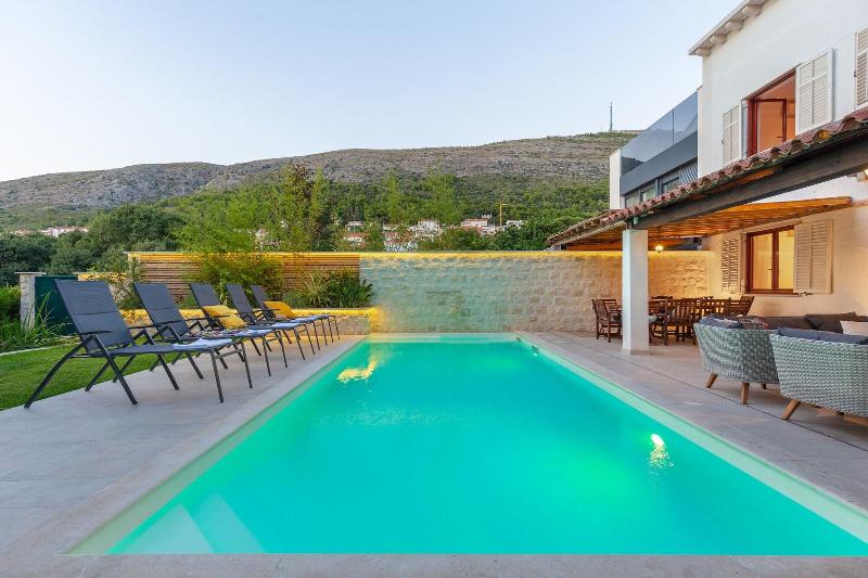 Hedera Estate - Villa Hedera image