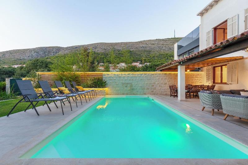 Hedera Estate - Villa Hedera image