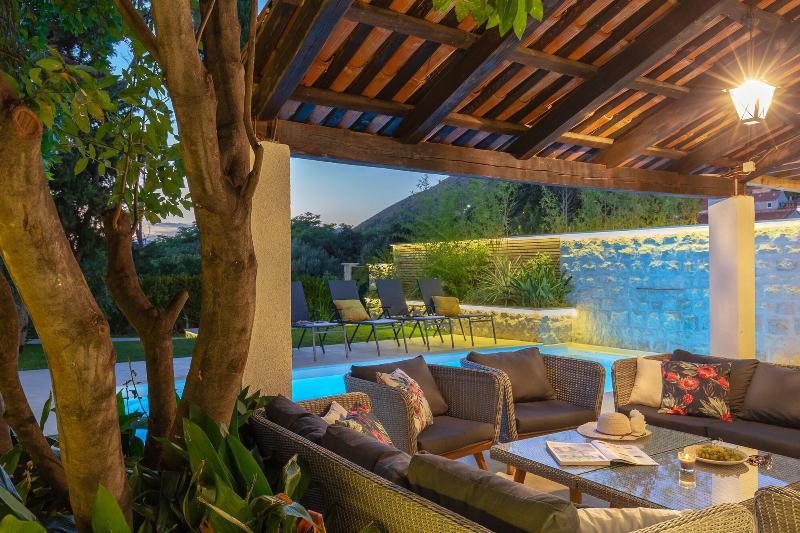 Hedera Estate - Villa Hedera image