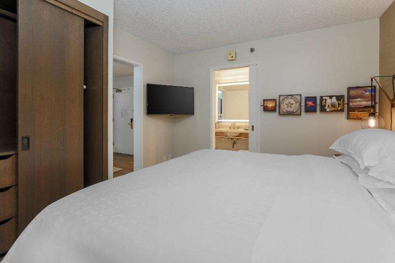Sheraton Suites Market Center Dallas image