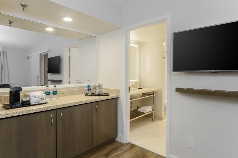 Sheraton Suites Market Center Dallas image