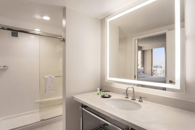 Sheraton Suites Market Center Dallas image