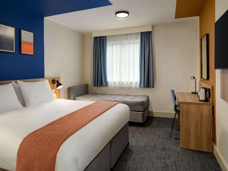 Days Inn Chesterfield Tibshelf image