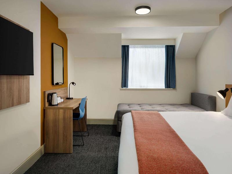 Days Inn Chesterfield Tibshelf image