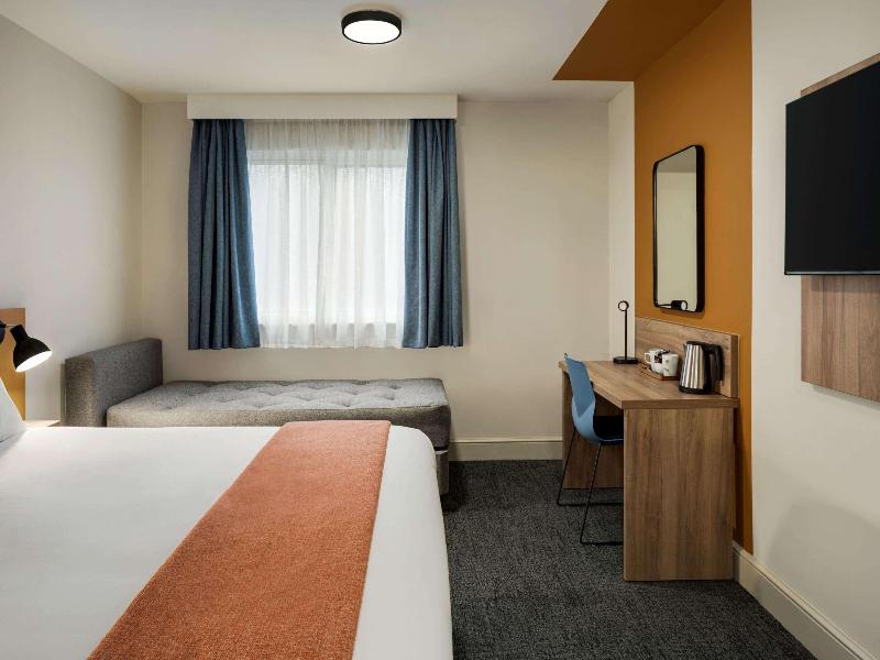 Days Inn Chesterfield Tibshelf image