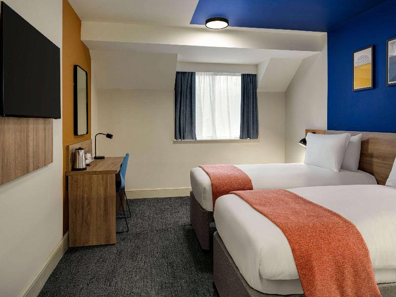 Days Inn Chesterfield Tibshelf image
