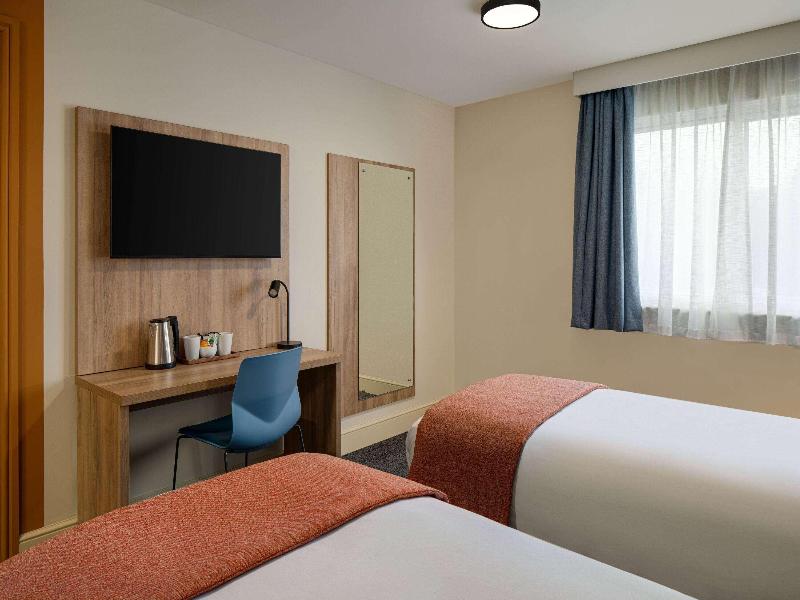 Days Inn Chesterfield Tibshelf image