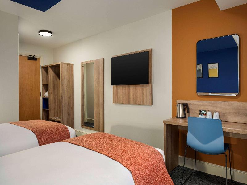 Days Inn Chesterfield Tibshelf image