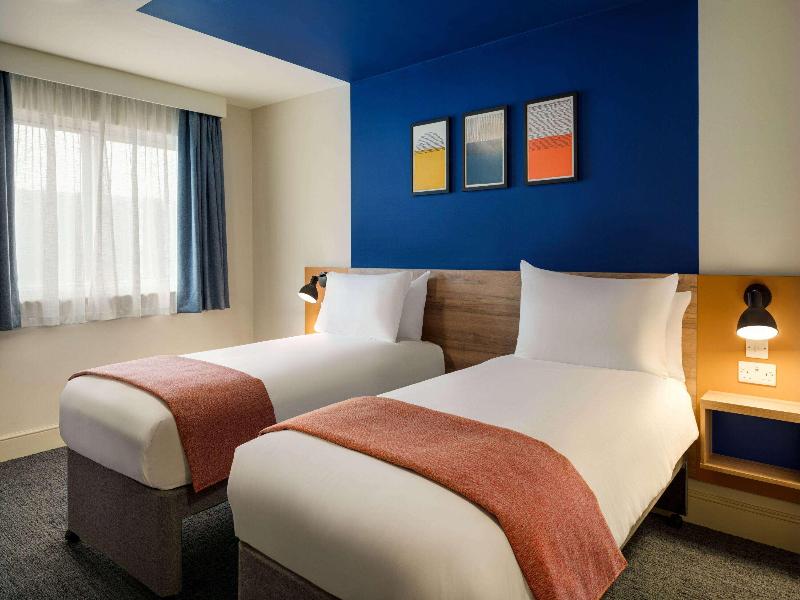 Days Inn Chesterfield Tibshelf image