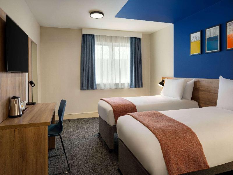 Days Inn Chesterfield Tibshelf image