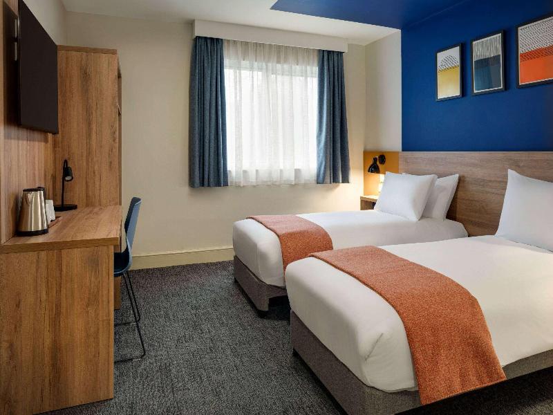 Days Inn Chesterfield Tibshelf image