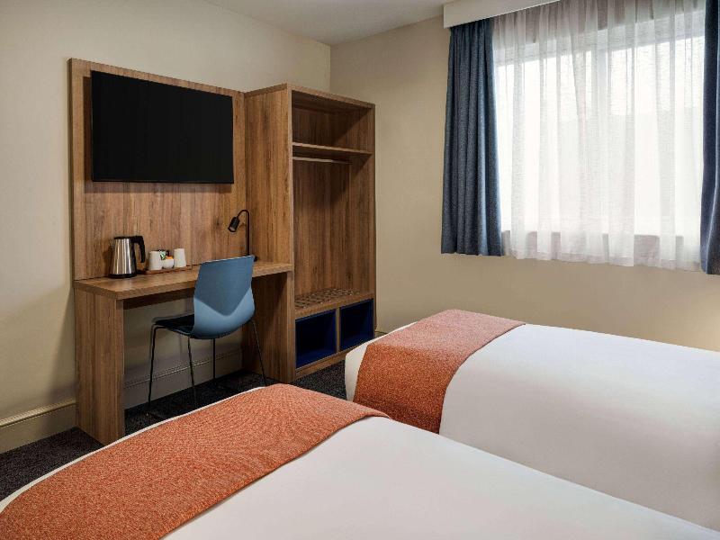 Days Inn Chesterfield Tibshelf image