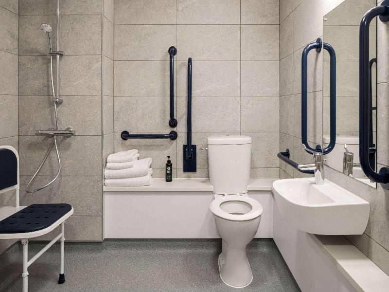 Days Inn Chesterfield Tibshelf image