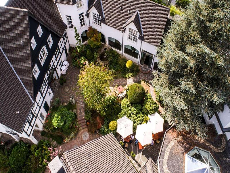 Romantikhotel Neuhaus image