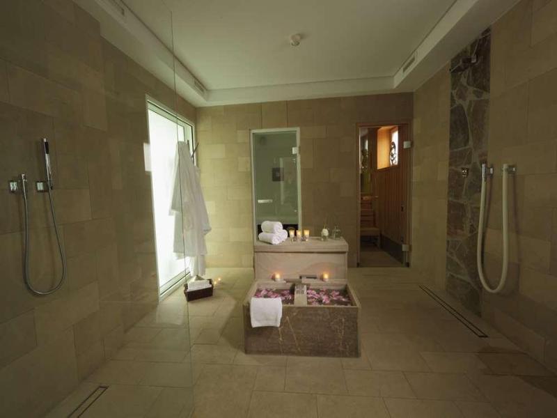 Romantikhotel Neuhaus image