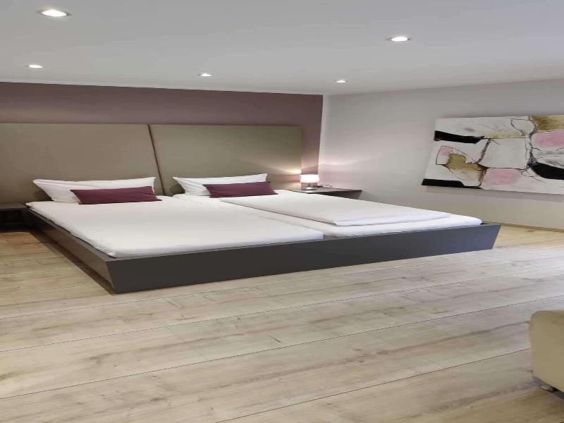 Romantikhotel Neuhaus image
